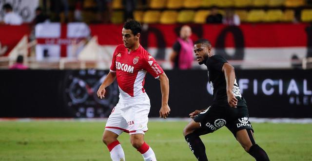 梅西用一个 梅西用一个