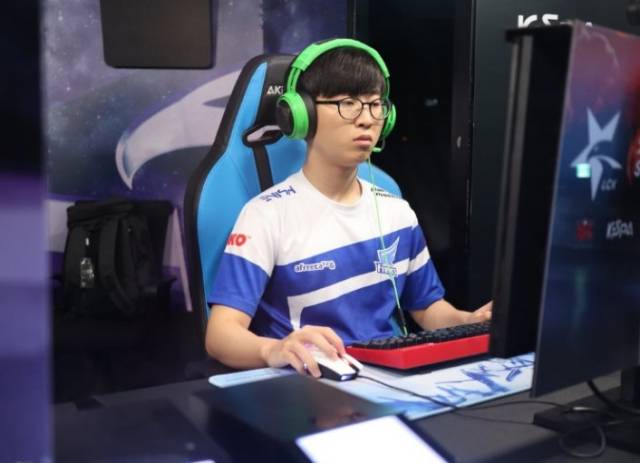 苏群：没必要把这届U19国青说得一无是处 三点迹象让人看到一丝希望